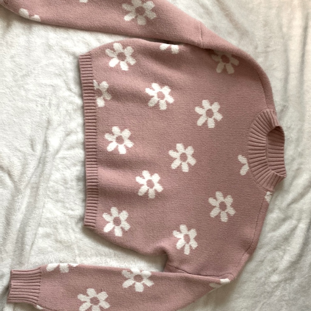 Cropped sweater with a short turtle neck